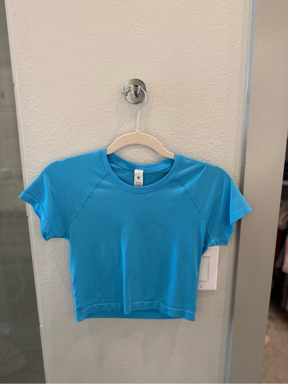 lululemon athletica Women's Bright Blue Short Sleeve Active Tee
